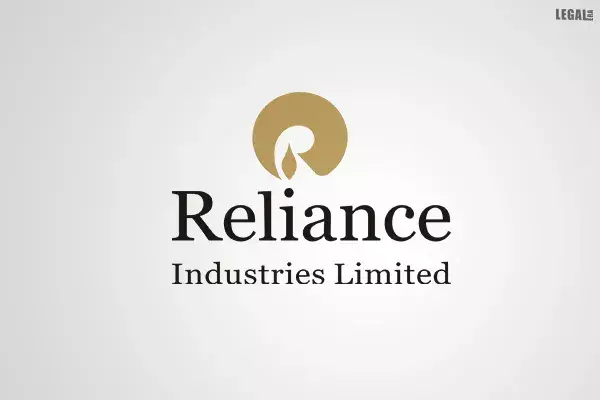 Bombay High Court: Reliance Industries conspired to Bind Offences under Prevention of Corruption Act, casting question on cash sought to be offered to Income Tax Bombay High Court: Reliance Industries conspired to Bind Offences under Prevention of Corruption Act, casting question on cash sought to be offered to Income Tax