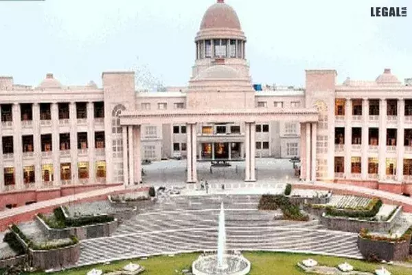 Lucknow-Court
