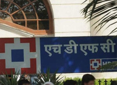 HDFC raises Rs 11,104 crore from investors