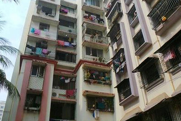 MHADA assigns Rs. 5000 crore redevelopment project to tainted builder