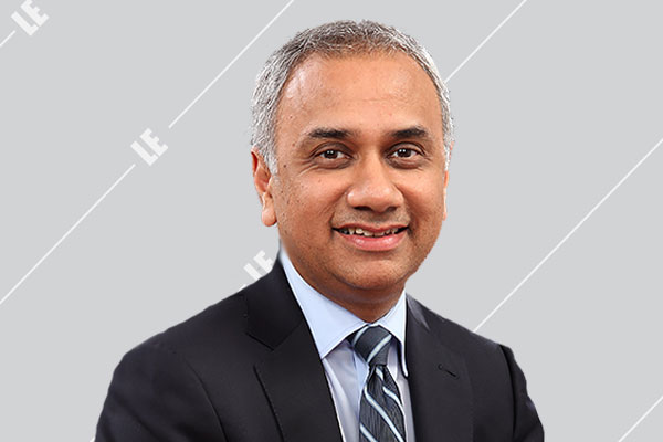 Infosys Audit Panel Absolves CEO Parikh, CFO Roy